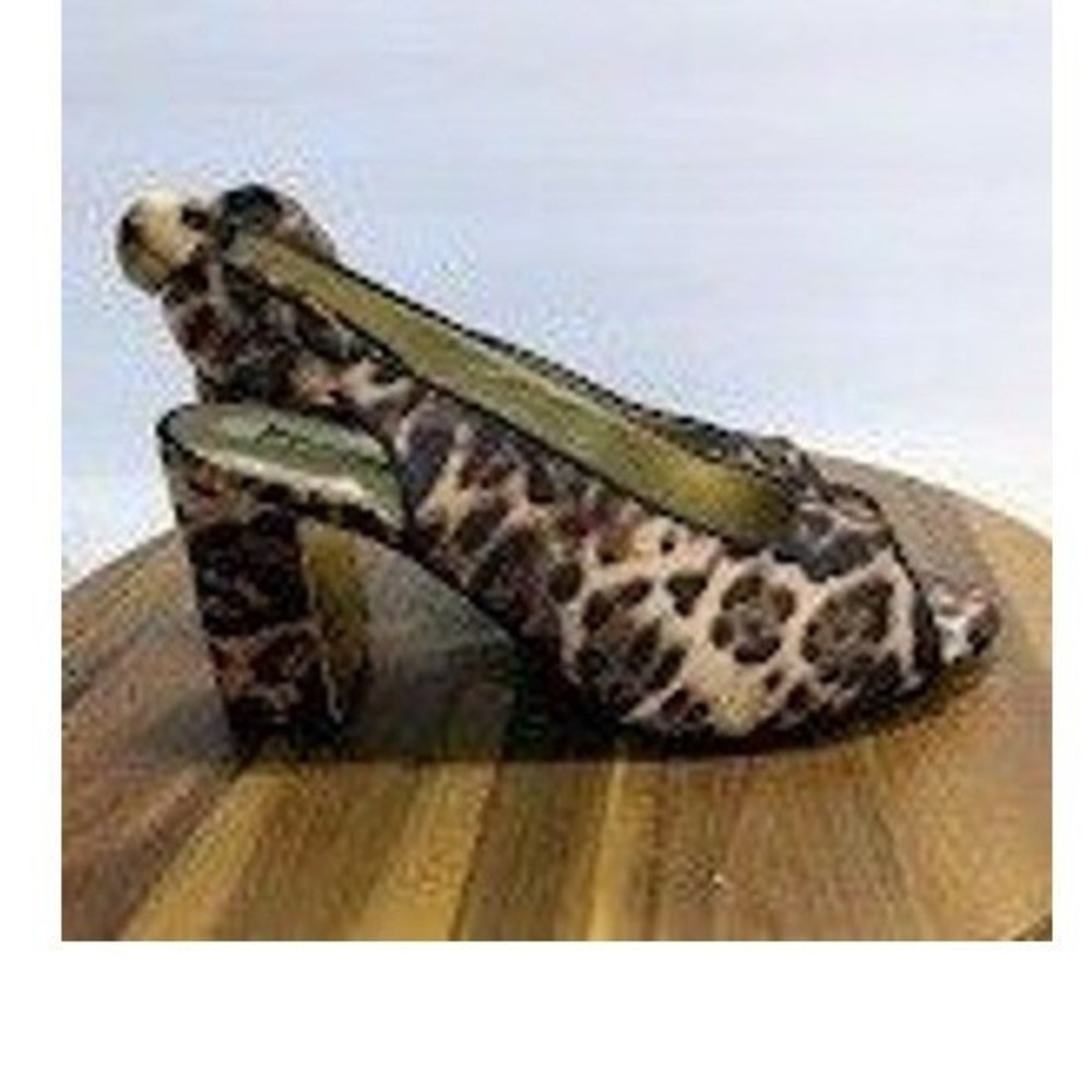 J. Renee Leopard 9.5M  Print Peep Toe Slingback Block Heel Sandals Brown Tan